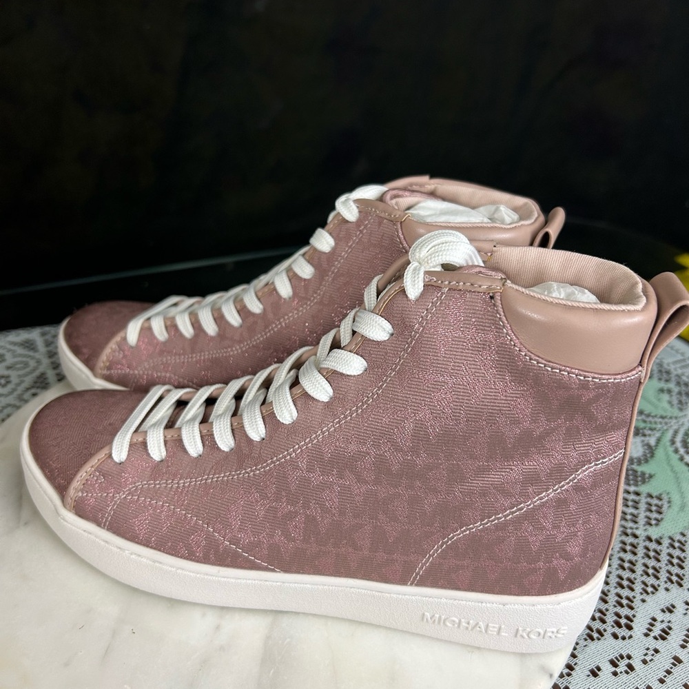 Women’s Shoes. By MICHAEL KORS.Brand New.LIMITED TIME DISCOUNTED SHIPPING!